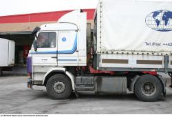 Photo Reference of Truck