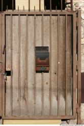 Old Damage House, cracky wall, bricks, damage window, container trash, fuse boxes, post box