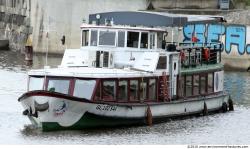 Photo References of Ships